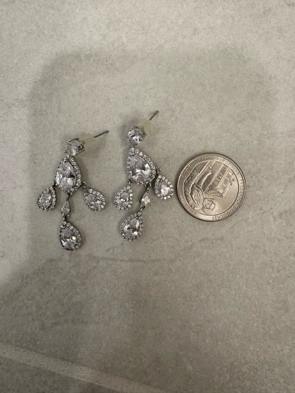 Fashion Costume Chandelier Rhinestone Lightweight Earrings - Picture 7 of 7
